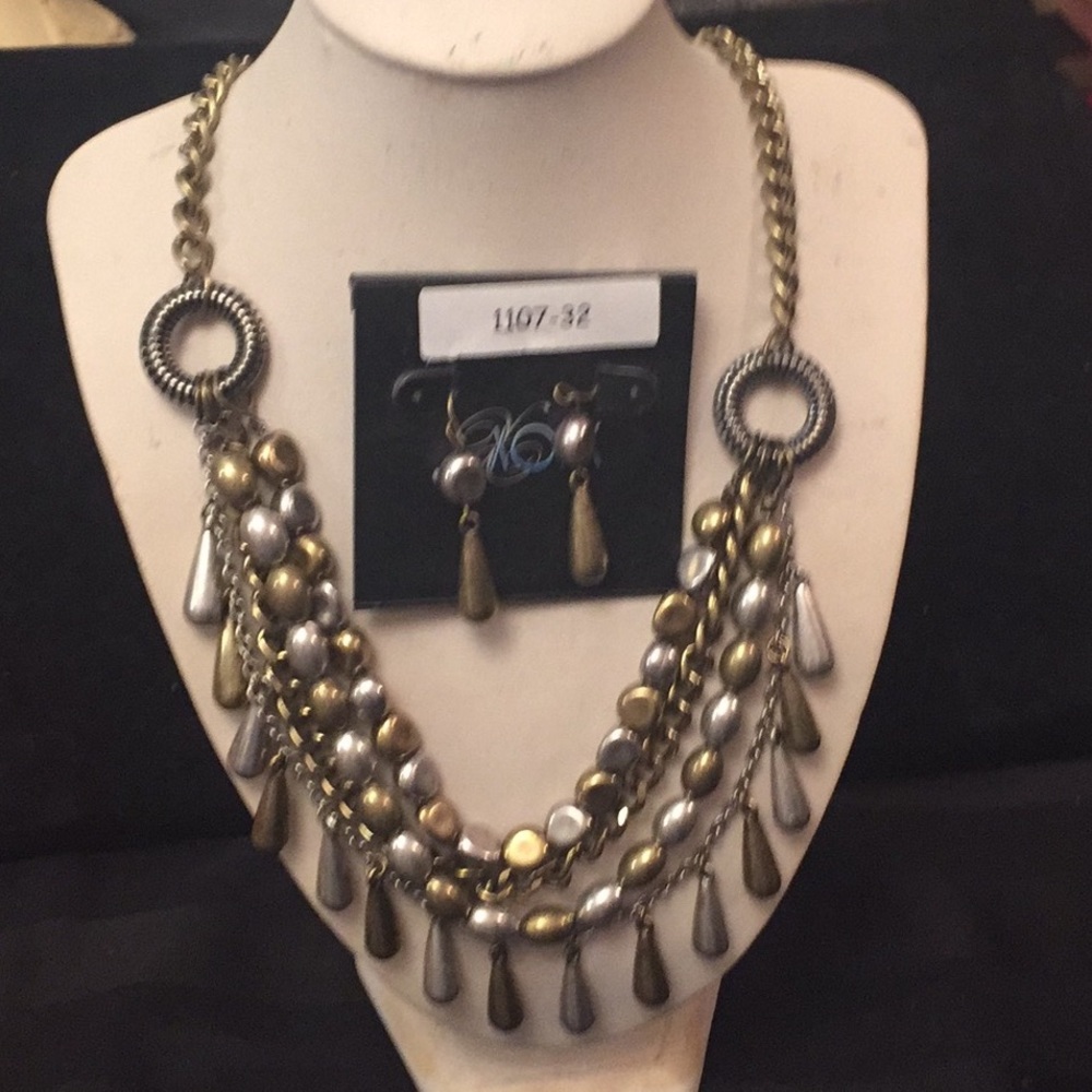 NWT Bronze necklace/earrings set